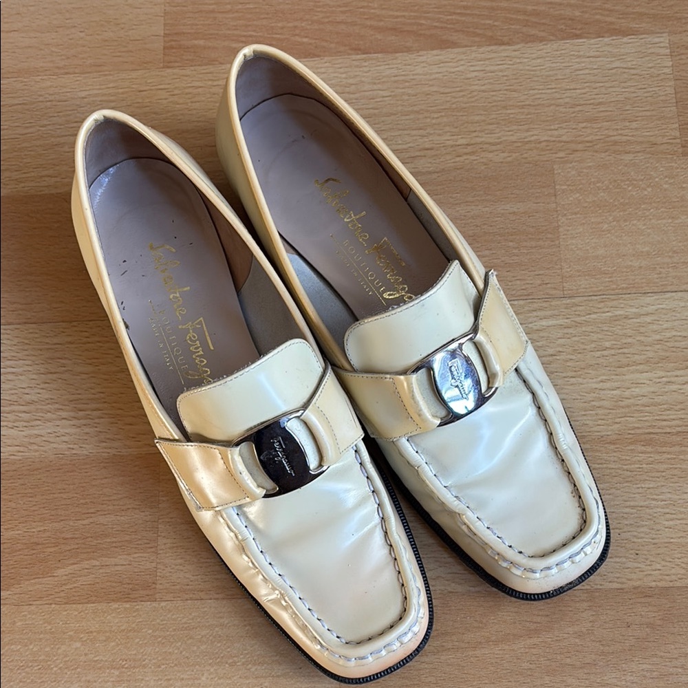 Salvatore Ferragamo Cream Leather Loafers with Silver Buckle. Made in Italy